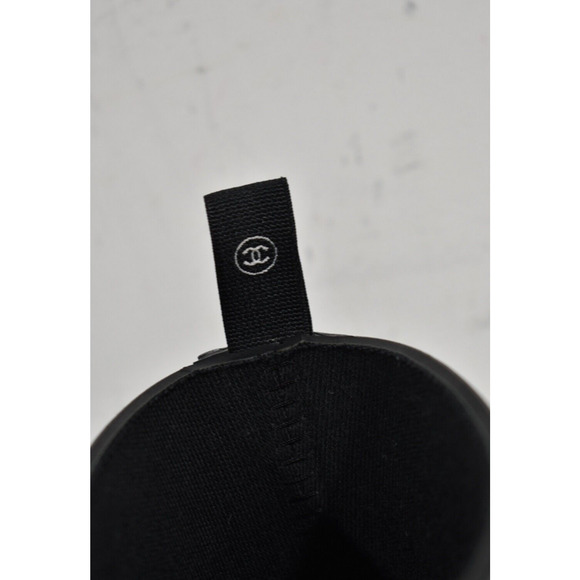 Chanel 23A Black White Caoutchouc Rubber CC Logo Low Top Short Rain Boots 40 - Picture 9 of 10